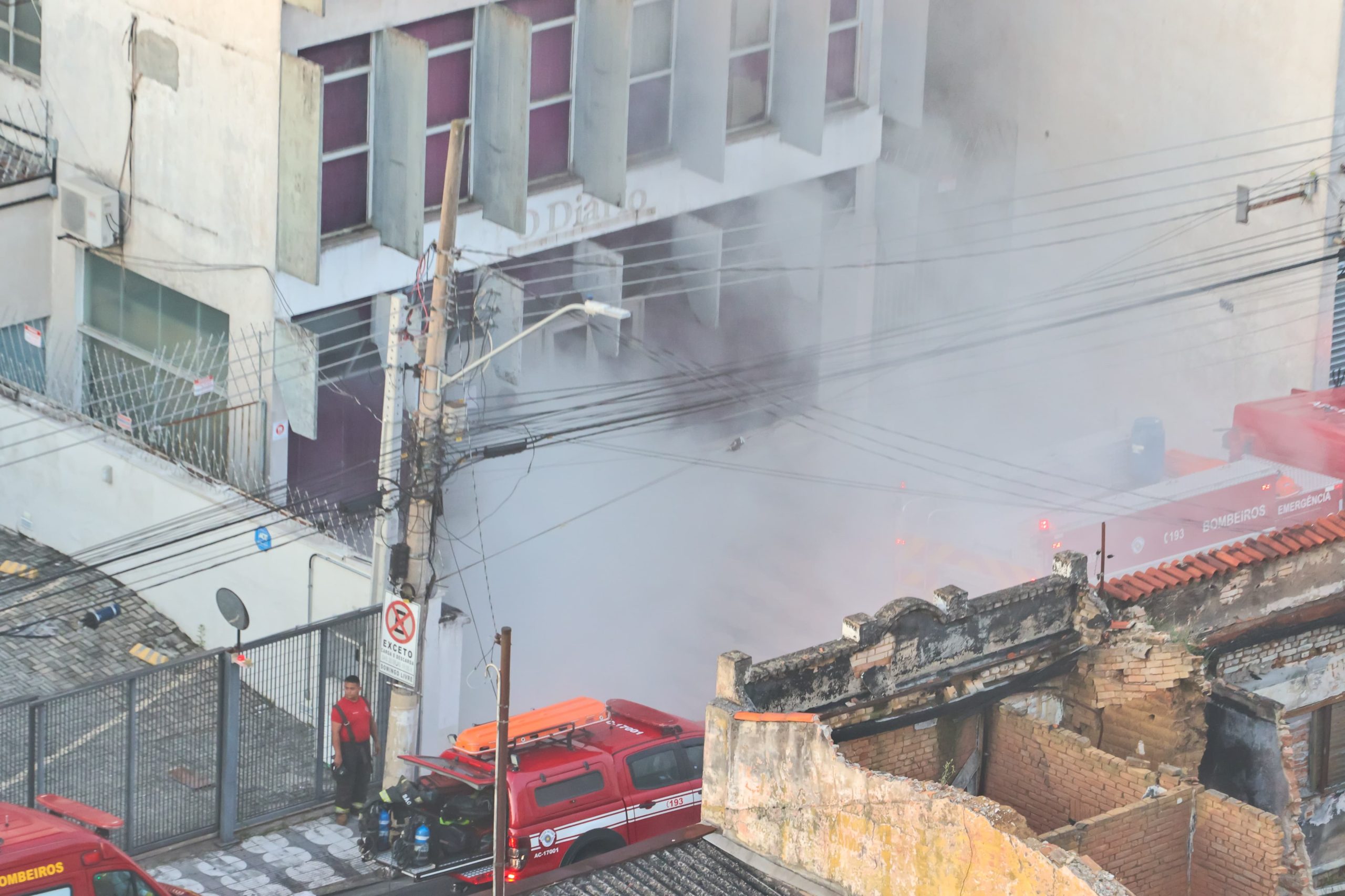 Polícia vai investigar incêndio em prédio no Centro de Mogi das Cruzes