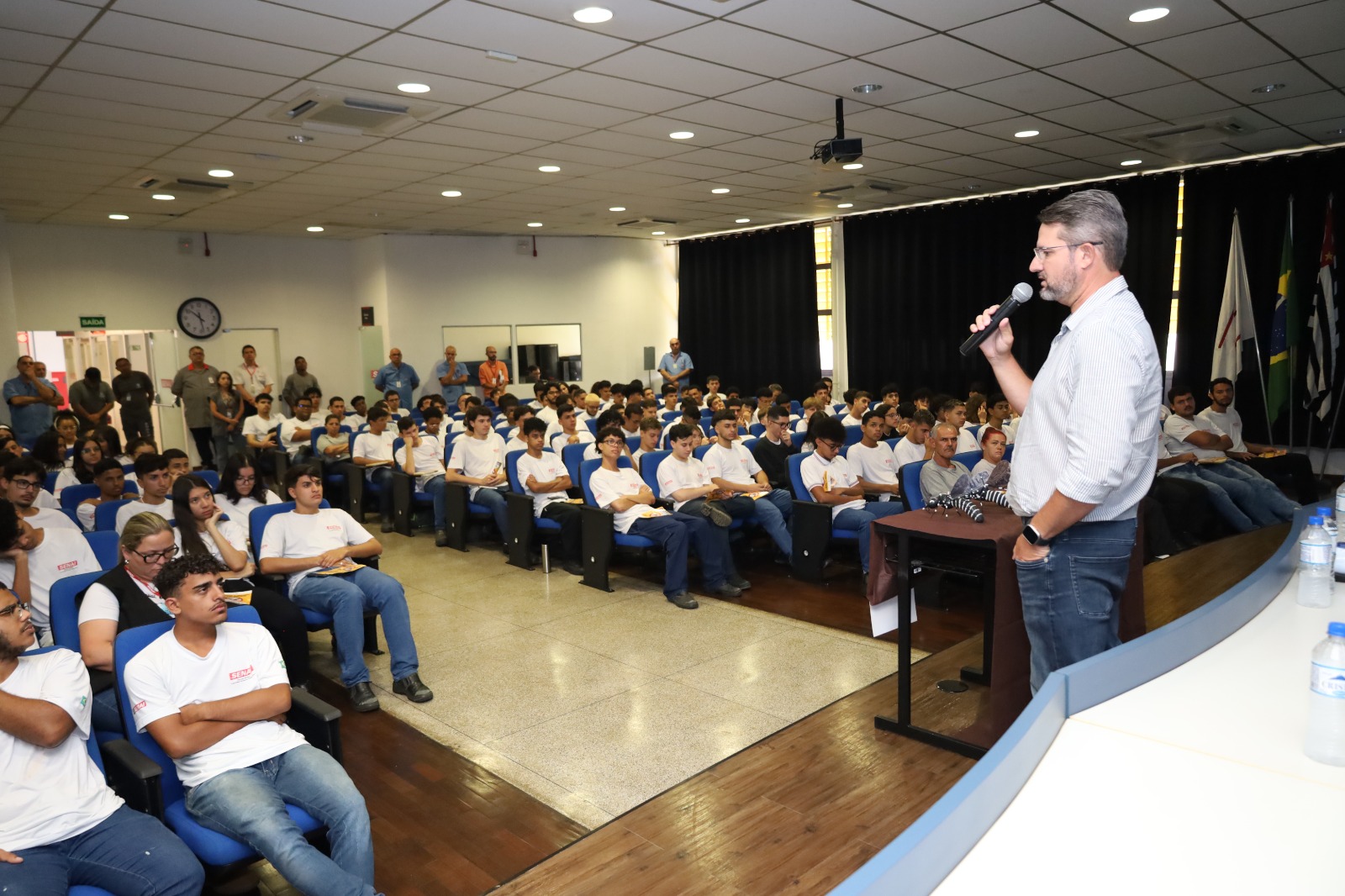 Saúde apresenta palestras sobre dengue para estudantes do Senai