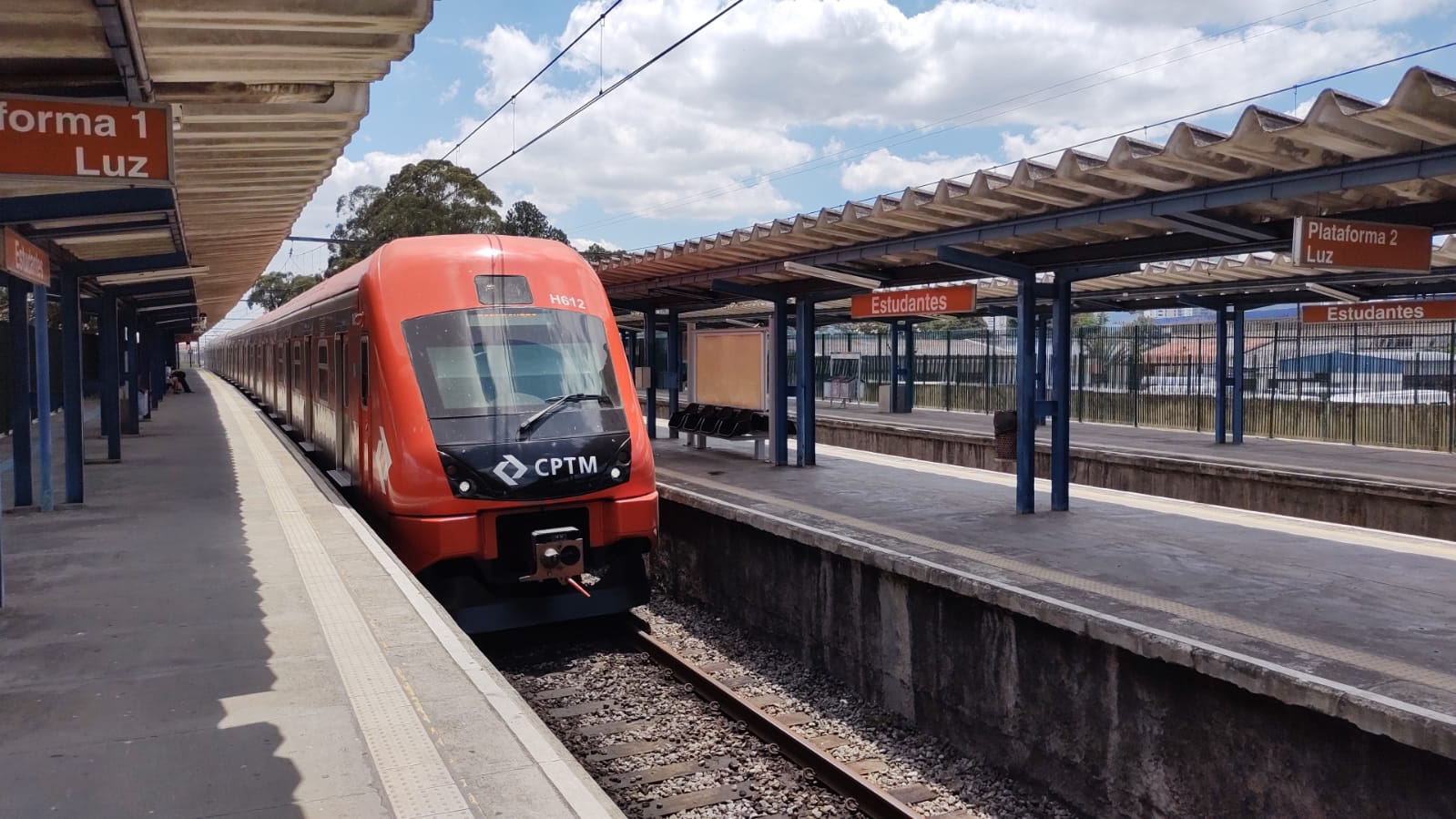 Estação Estudantes, em Mogi, recebe ação referente ao Abril Azul nesta quarta-feira (17)