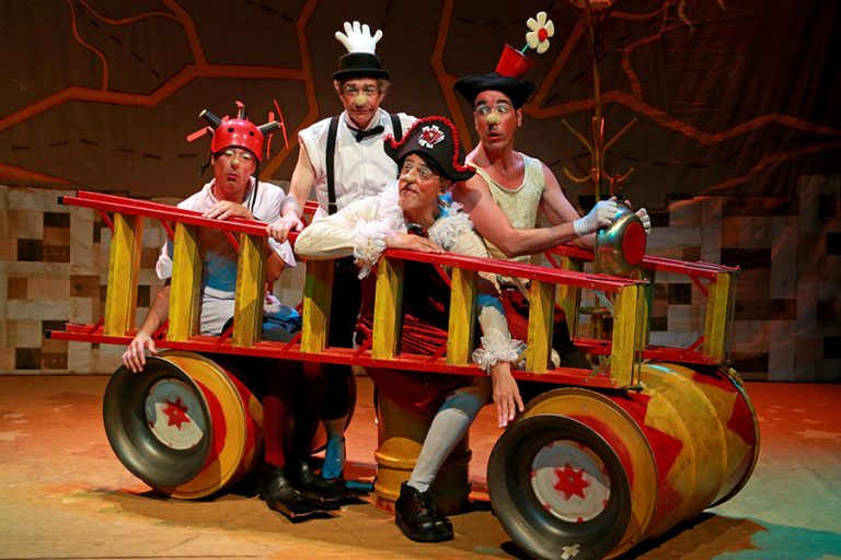 Grupo Parlapatões apresenta espetáculo “Os Mequetrefe” neste fim de semana, em Mogi