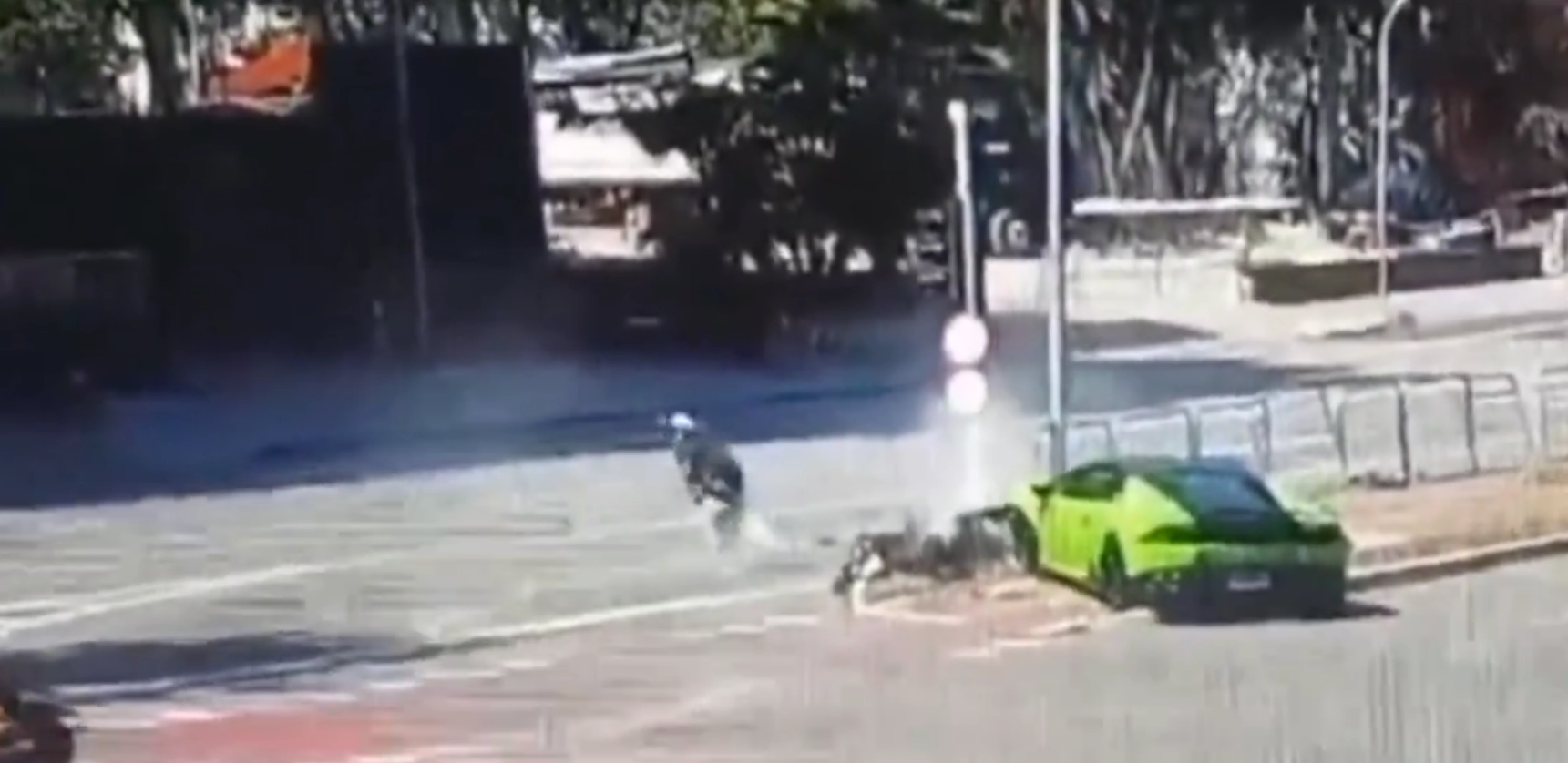 Homem rouba rolex na Faria Lima, mas é perseguido e atropelado por Lamborghini; veja vídeo