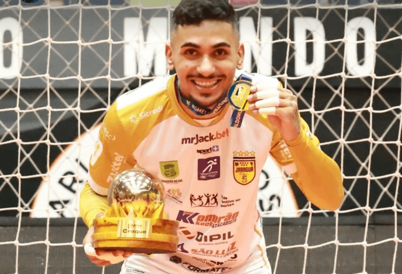 Goleiro de Mogi é crucial em disputa de pênaltis e é campeão da Liga Nacional de Futsal 2024