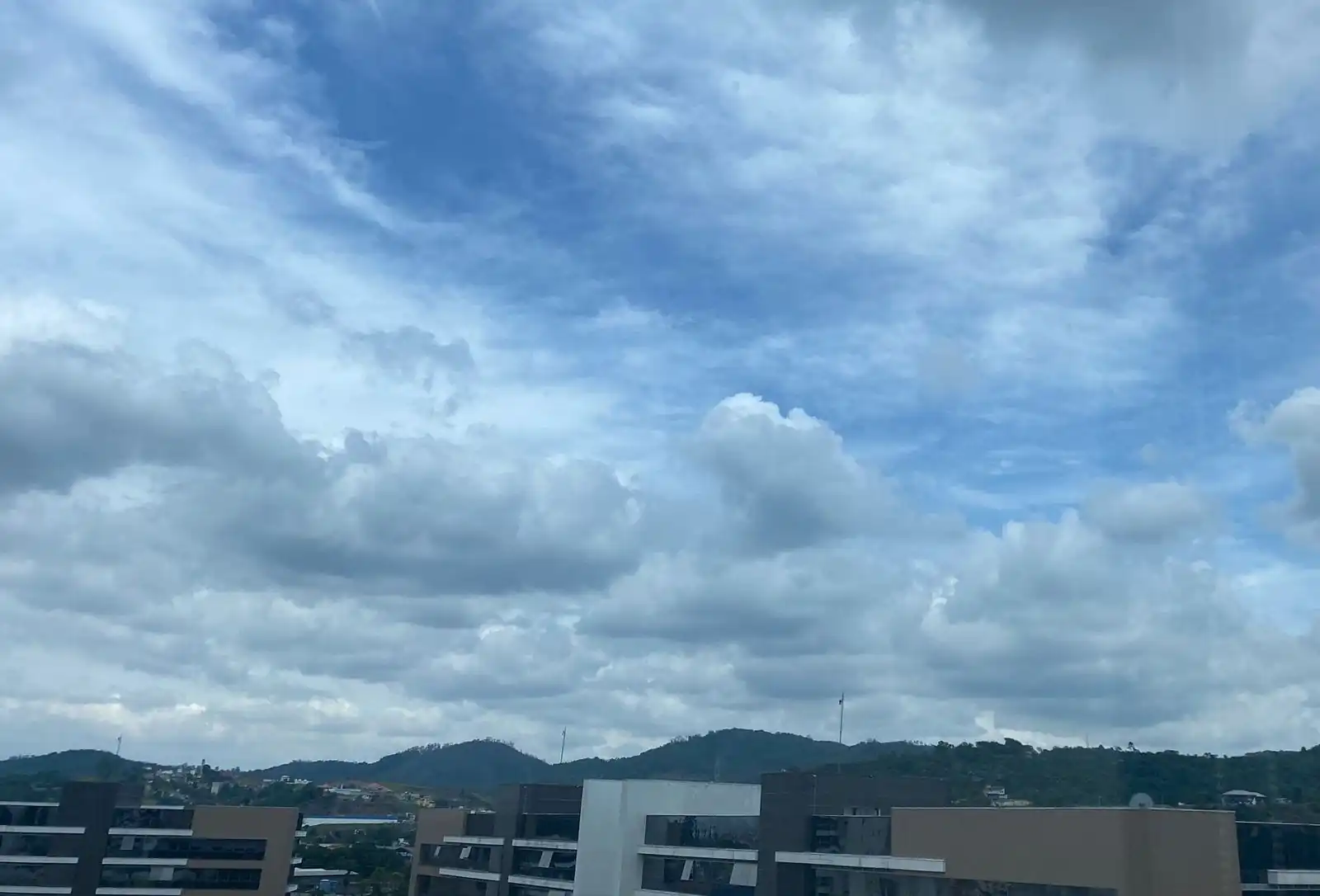 Frente fria deve chegar a Mogi com chuva forte e temperaturas mais amenas