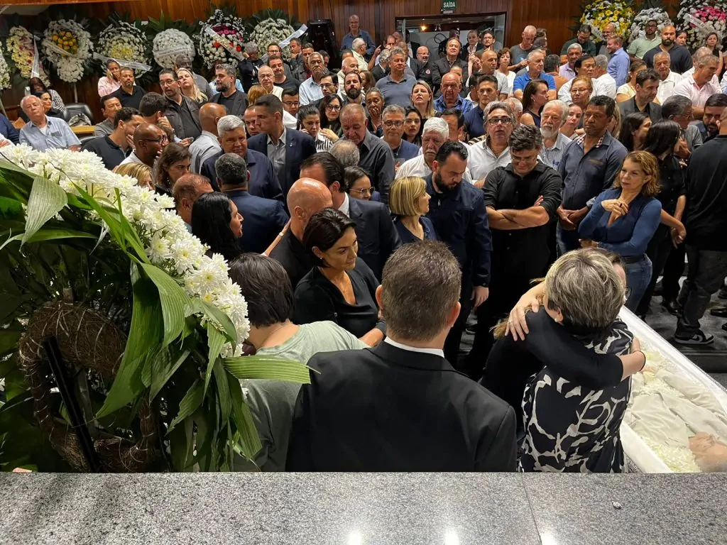 Michelle Bolsonaro no velório de Leila, mãe de Valdemar Costa Neto | Vitor Gianluca