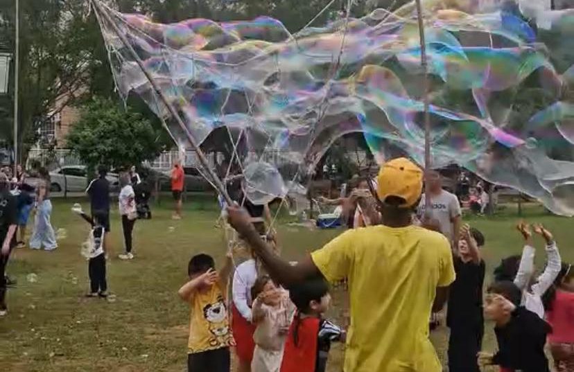 Vídeo: veja como foi o 2º Festival de Bolhas Gigantes em Mogi das Cruzes