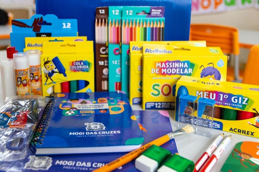 Mogi inicia entrega de 49 mil kits escolares e cita economia de R$ 7,4 milhões | Divulgação/PMMC.