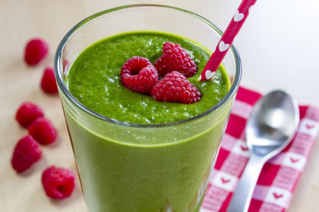 10 sucos verdes detox para o pós-feriado