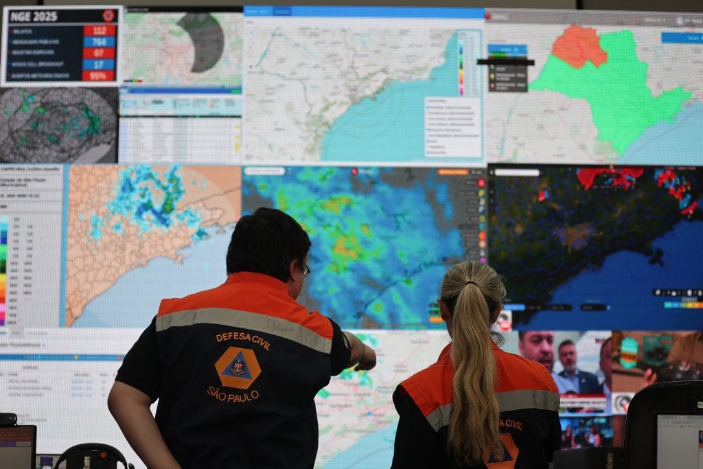 Defesa Civil de SP monta gabinete de crise nesta quinta após alerta de chuvas fortes
