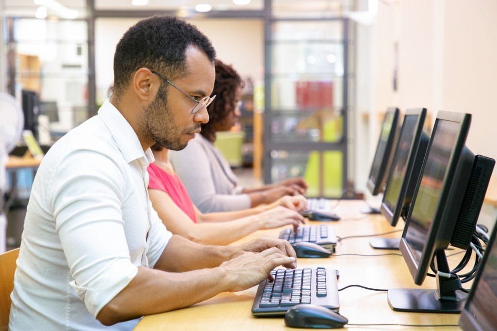 Estado abre inscrições de cursos profissionalizantes para jovens de Ferraz de Vasconcelos
