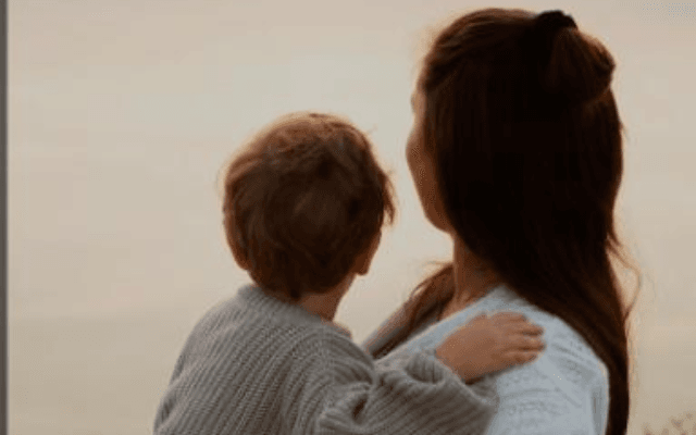 Psicóloga fala sobre os desafios da maternidade e seus impactos na saúde mental