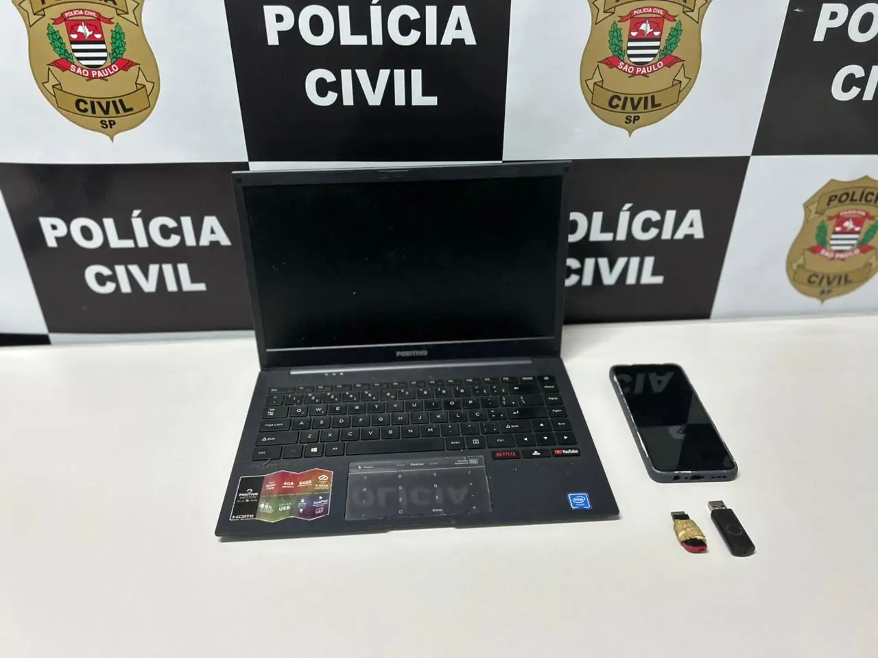Jovem de 18 anos é preso em Santa Isabel acusado de liderar organização criminosa virtual