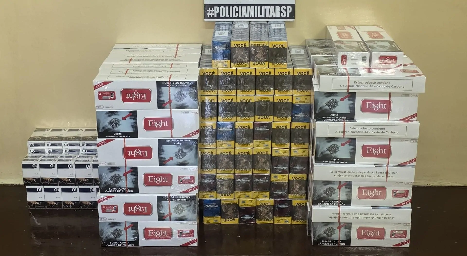 Dupla é presa com mais de 1,3 mil maços de cigarros contrabandeados em Biritiba Mirim