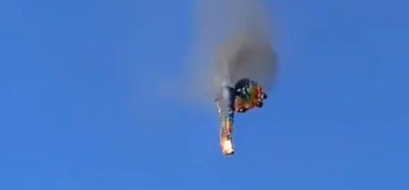 Balão pega fogo durante passeio, despenca do céu e deixa mortos em SC