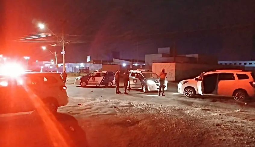 Após troca de tiros, GCM recupera carro roubado e prende suspeitos em Mogi