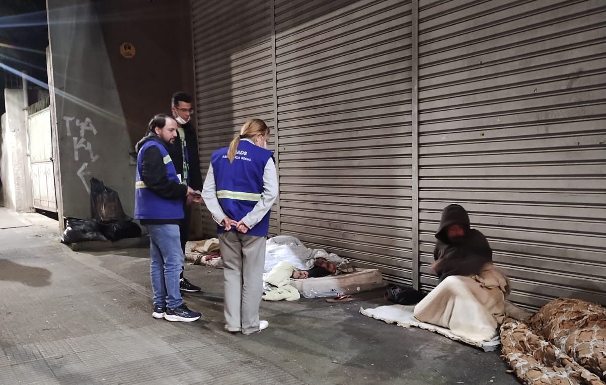 Com frio intenso, Suzano reforça acolhimento a pessoas em situação de rua
