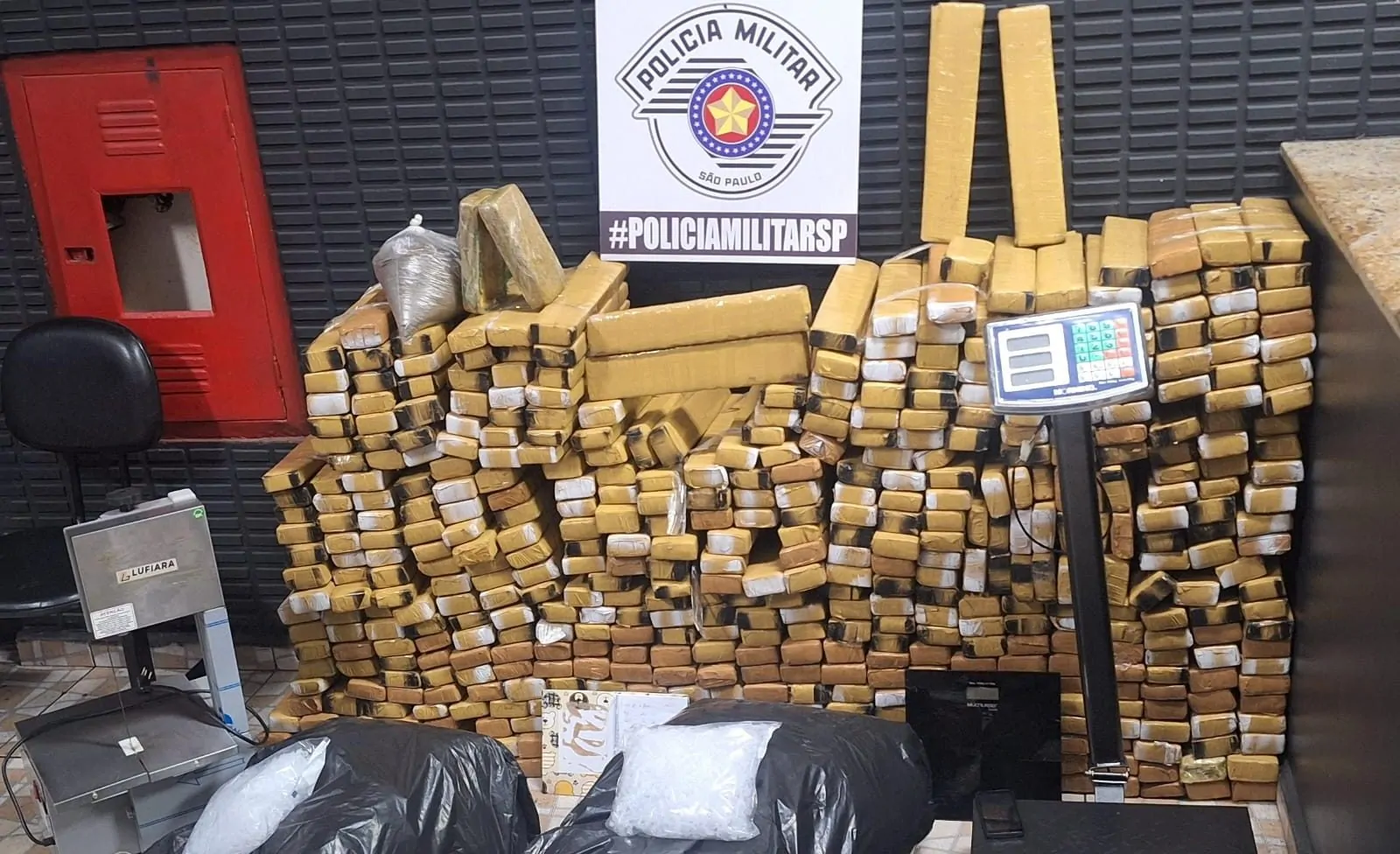 Polícia Militar apreende quase meia tonelada de drogas em Ferraz de Vasconcelos