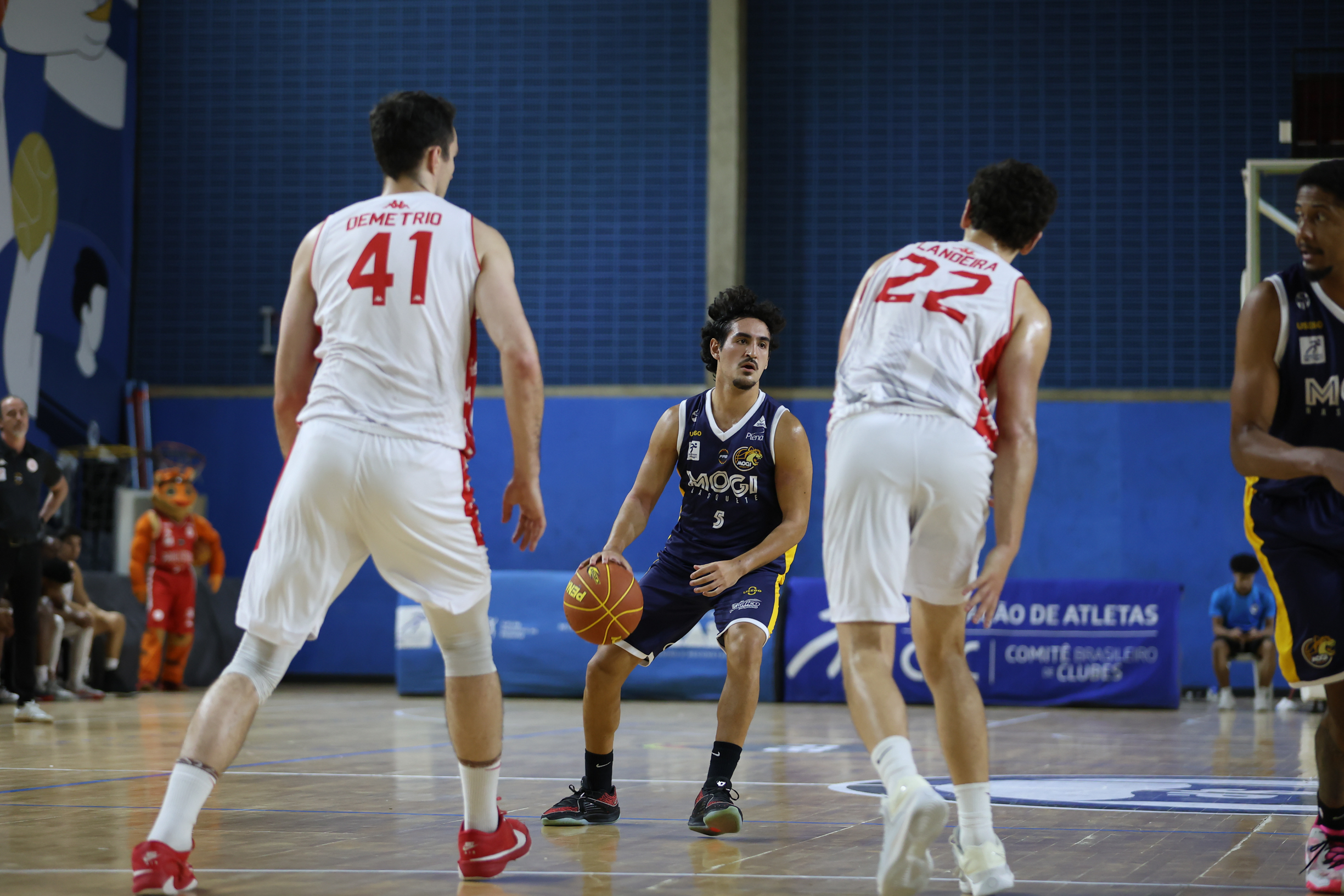 Mogi Basquete perde para o Paulistano e larga atrás nos playoffs do Campeonato Paulista