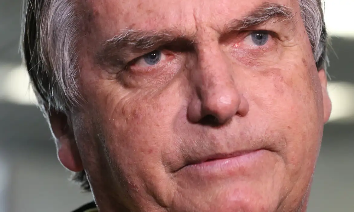 Ex-presidente Jair Bolsonaro é condenado a 27 anos e 3 meses de prisão pelo STF