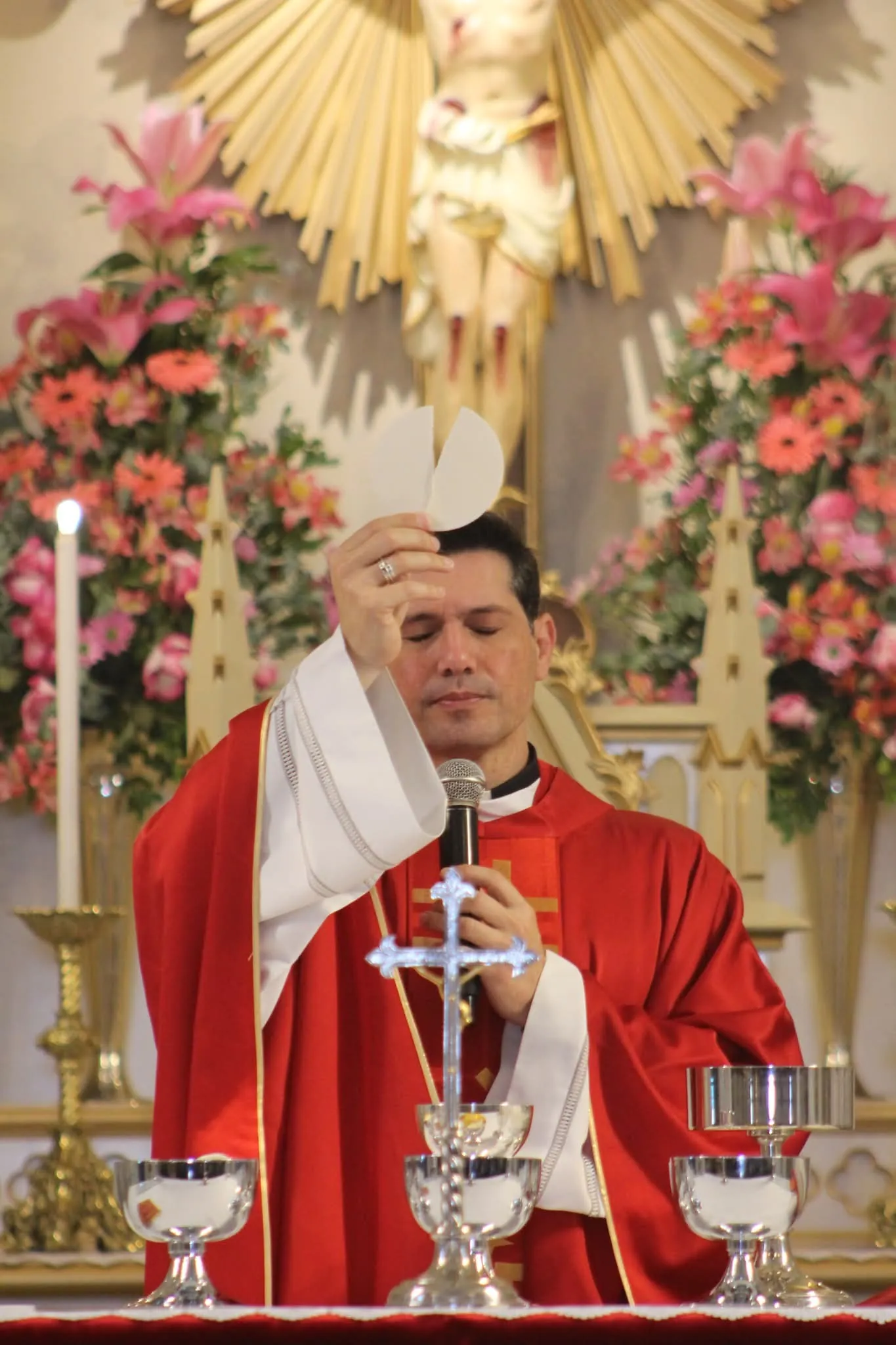 Padre Michel dos Santos receberá título de 'Cidadão Mogiano'