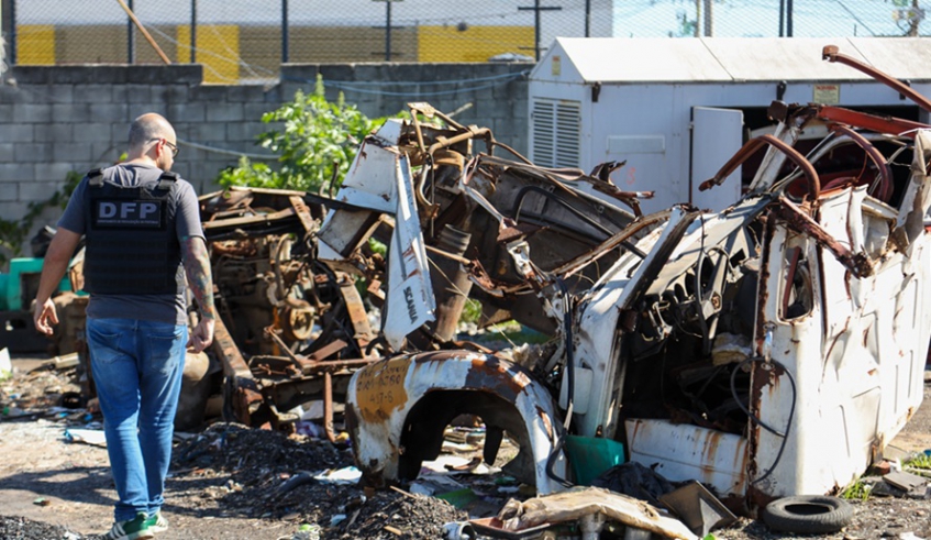 Fiscalização fecha dois comércios irregulares de sucata em Jundiapeba