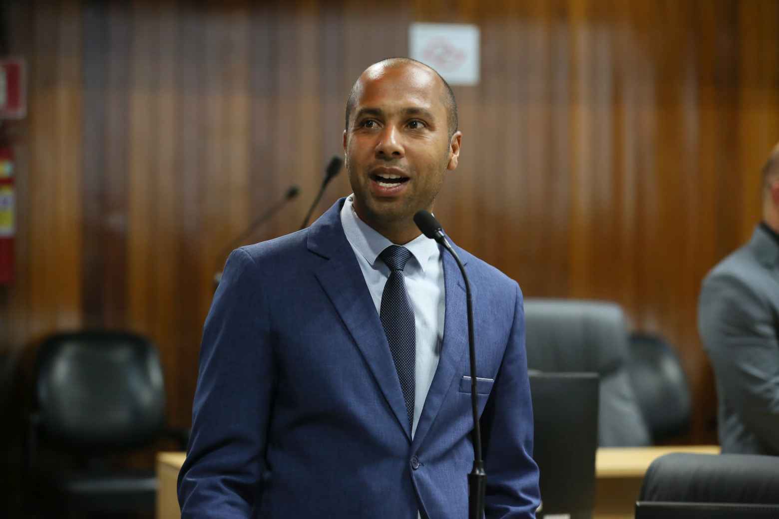 Polícia investiga acusação de estupro contra vereador Johnny da Inclusão, de Mogi