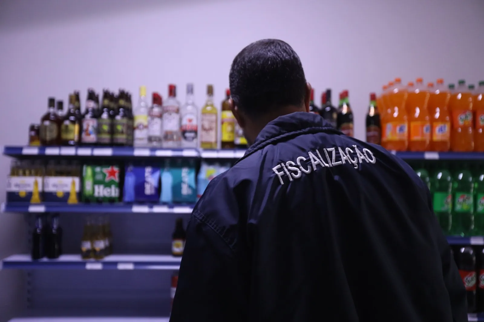 Guararema intensifica fiscalização para prevenir casos de bebidas adulteradas