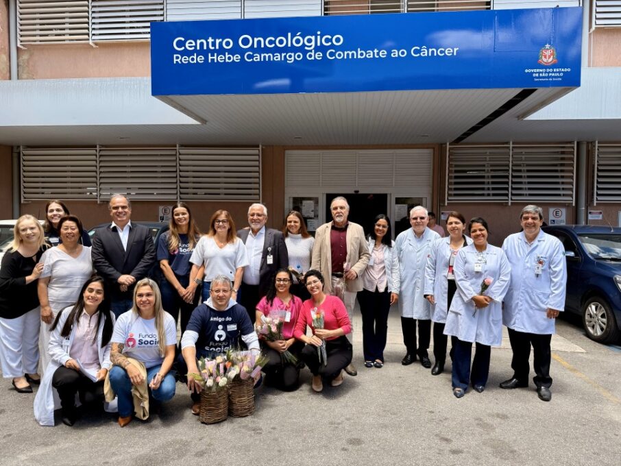 Projeto Correio Solidário promove ação especial com pacientes em tratamento contra o câncer
