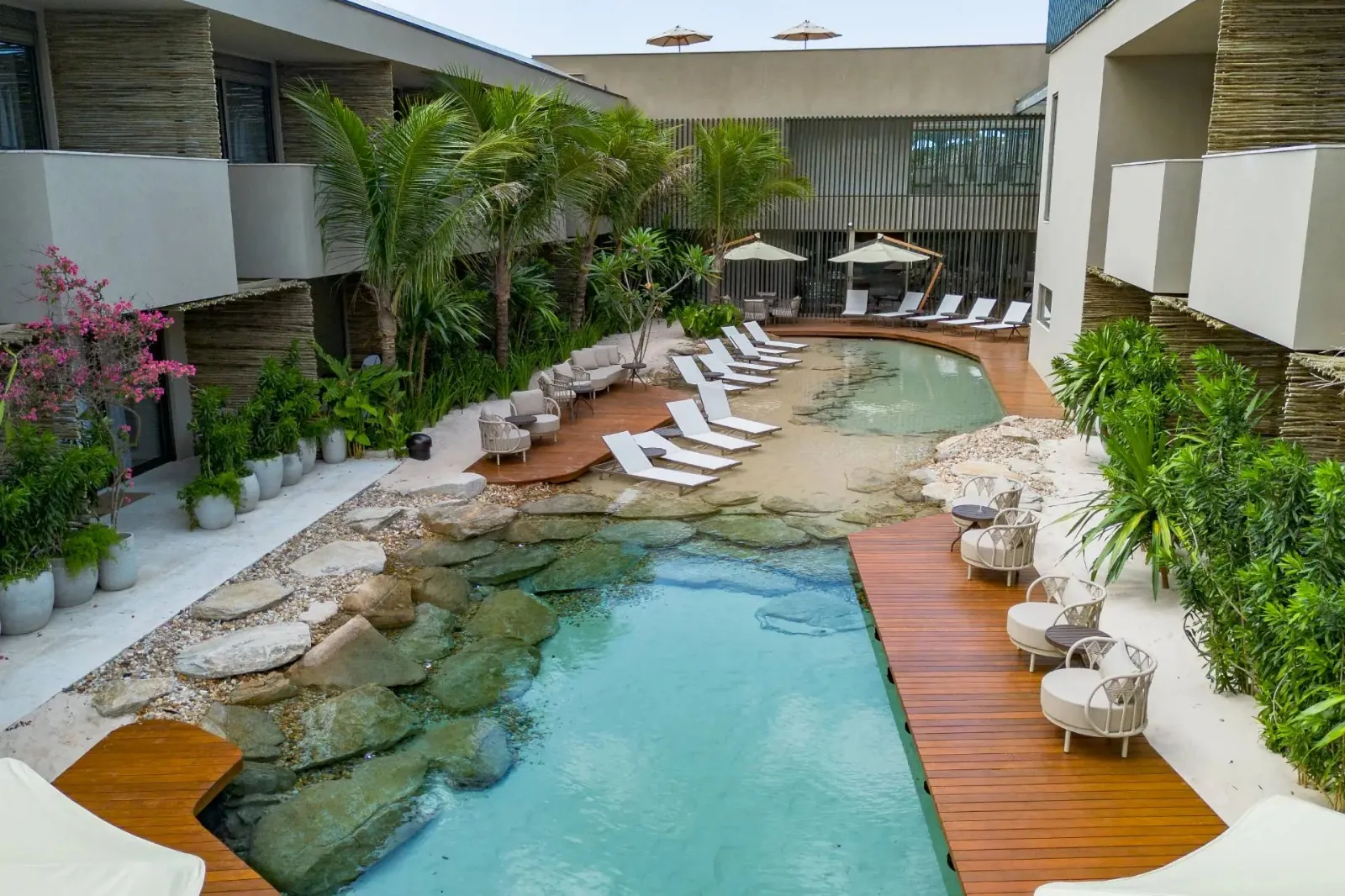 Confira 5 curiosidades sobre o hotel de luxo em Maresias voltado para casais