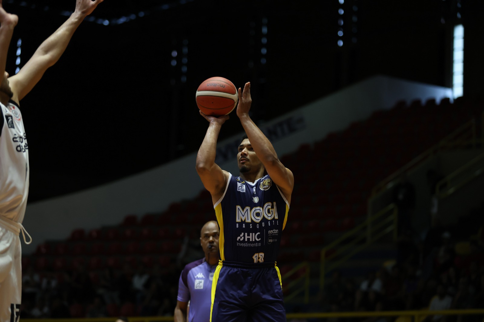 Em jogo acirrado, Mogi Basquete perde para o Corinthians pelo NBB