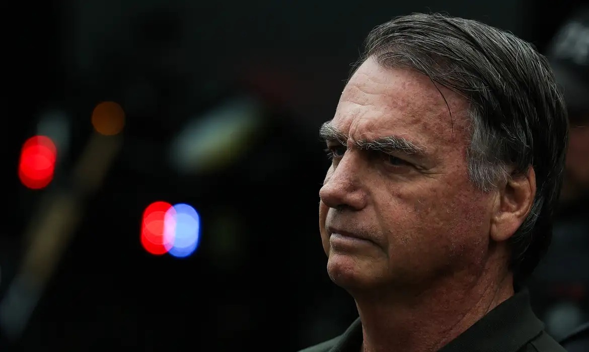 Bolsonaro é preso preventivamente pela PF em Brasília