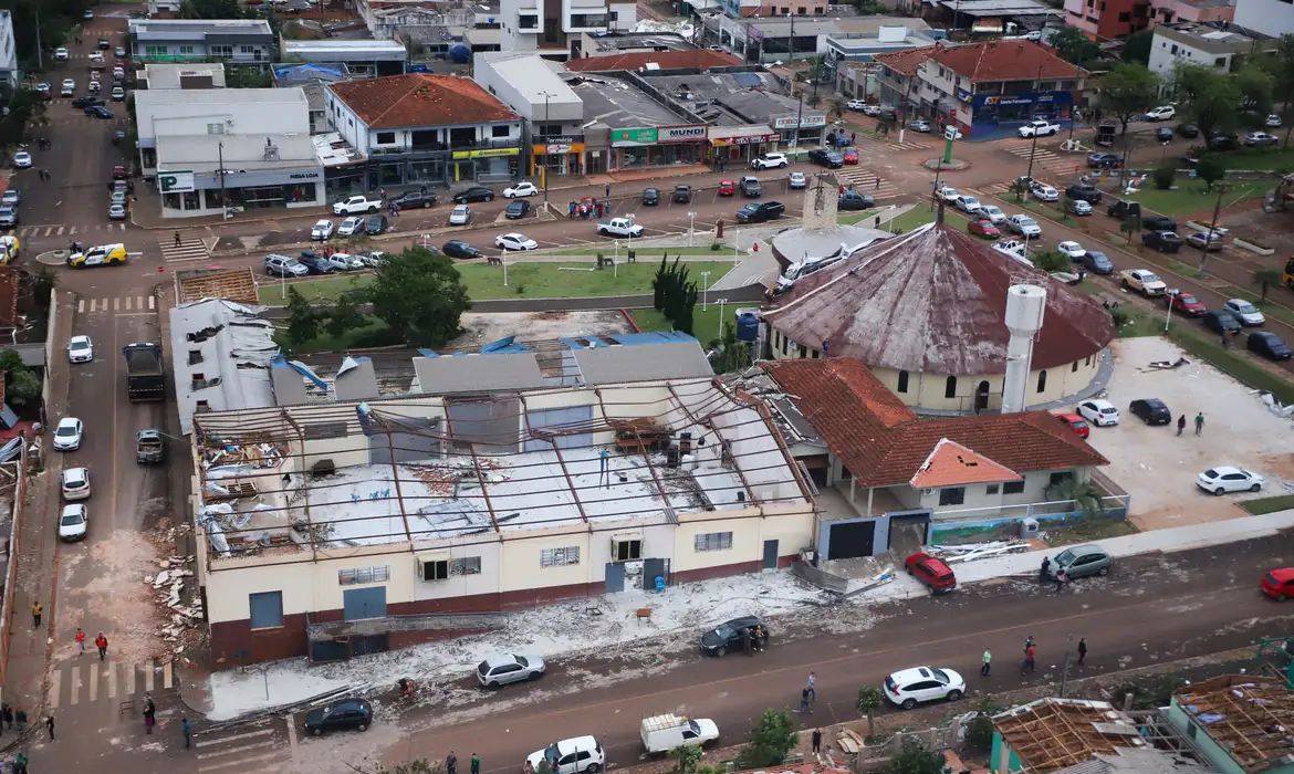 Governo trabalha para liberar FGTS aos atingidos por tornado no Paraná