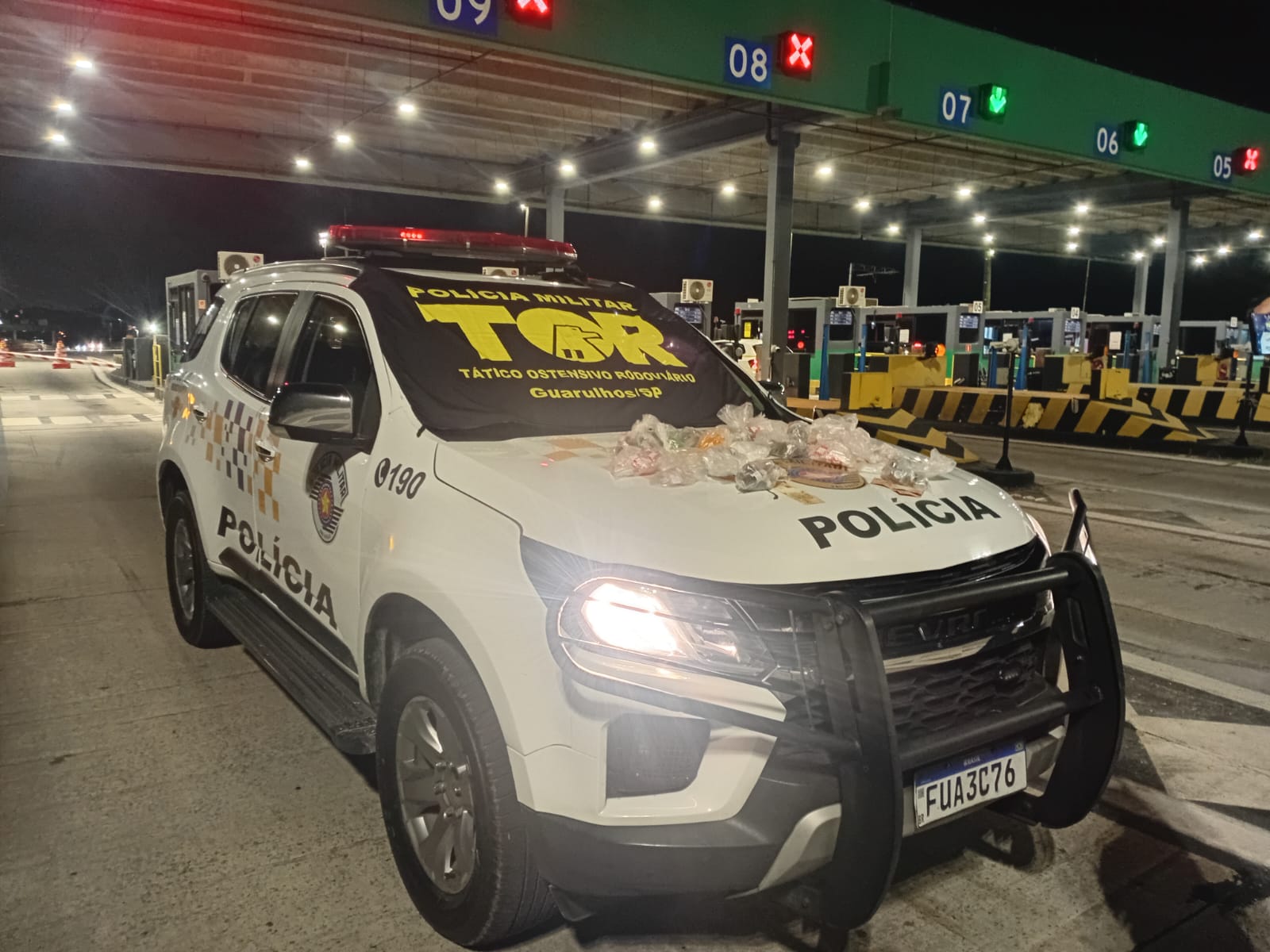 Polícia Rodoviária apreende quase mil porções de drogas durante fiscalização na Ayrton Senna