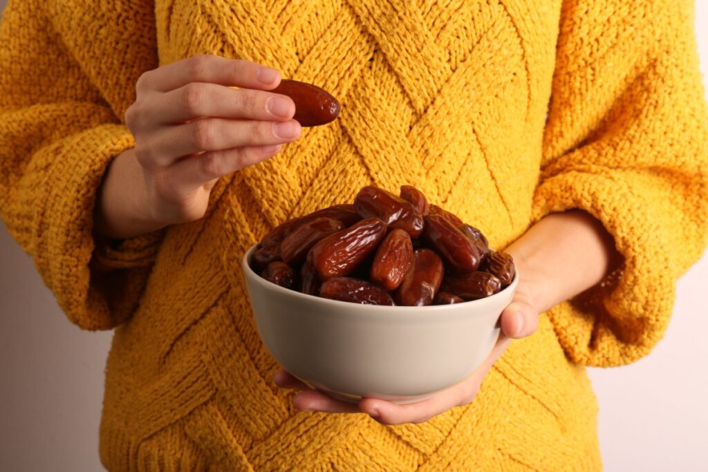 Tâmara: 7 benefícios da fruta e como incluí-la no cardápio de final de ano