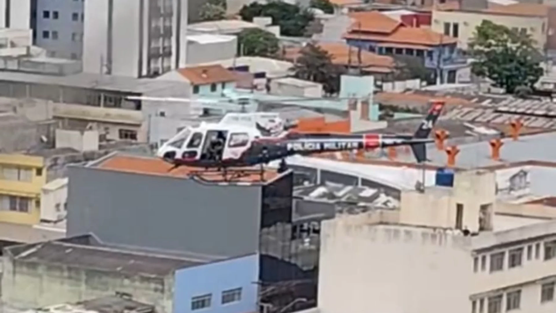 Com apoio do Águia, PM localiza e prende suspeito de roubar mercado em Suzano