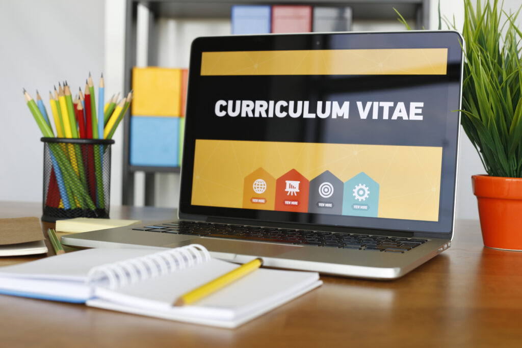 5 dicas para montar currículo em inglês para processos internacionais