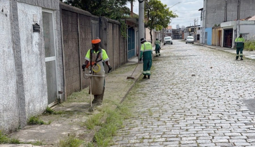 Prefeitura de Mogi das Cruzes realiza mutirão de roçagem em sete bairros