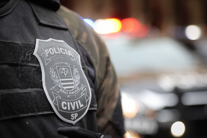 Casal suspeito de comercializar remédios falsos para emagrecimento é preso em Suzano