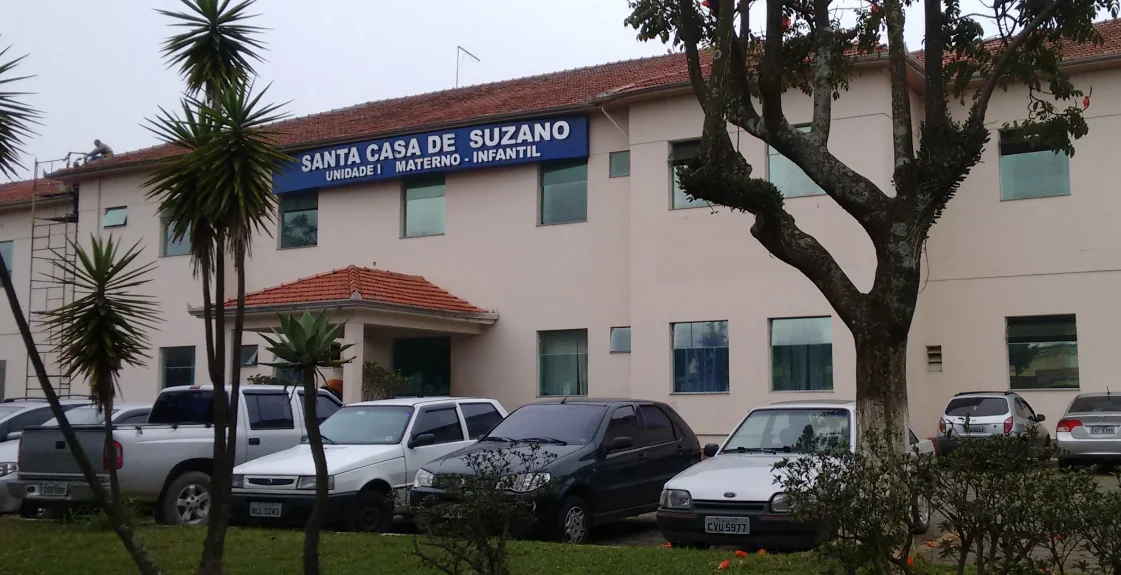 Homem fica ferido após acidente entre ônibus e bicicleta em Suzano