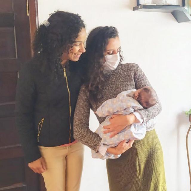 Jamile Santana e Esther Marcondes após o nascimento de Símon | Arquivo Pessoal
