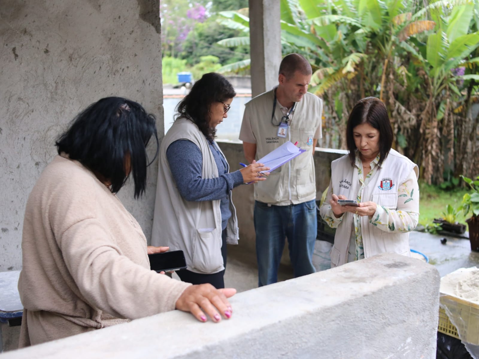 Após denúncia, Vigilância Sanitária interdita comunidade terapêutica em Suzano