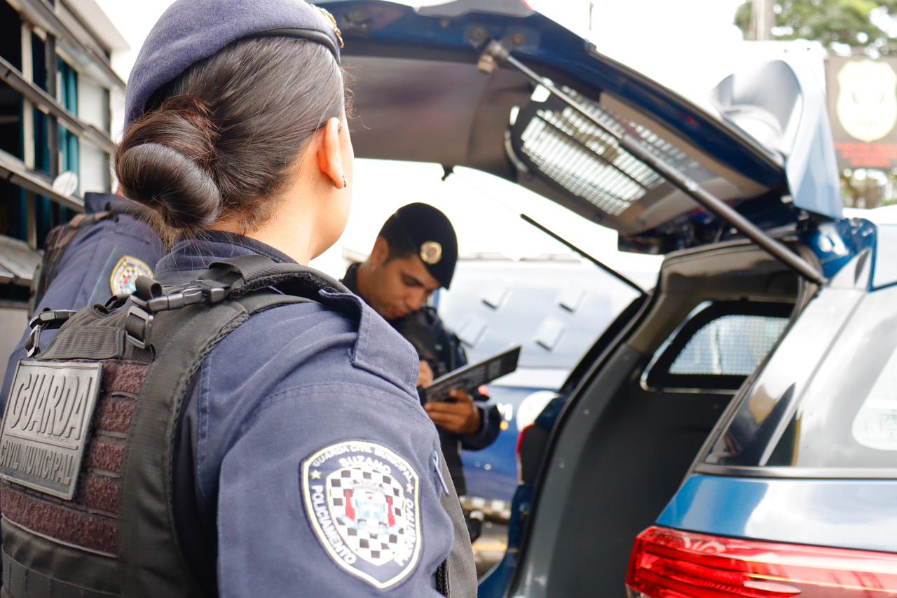 GCM prende dupla acusada de roubar idosa de 73 anos no centro de Suzano