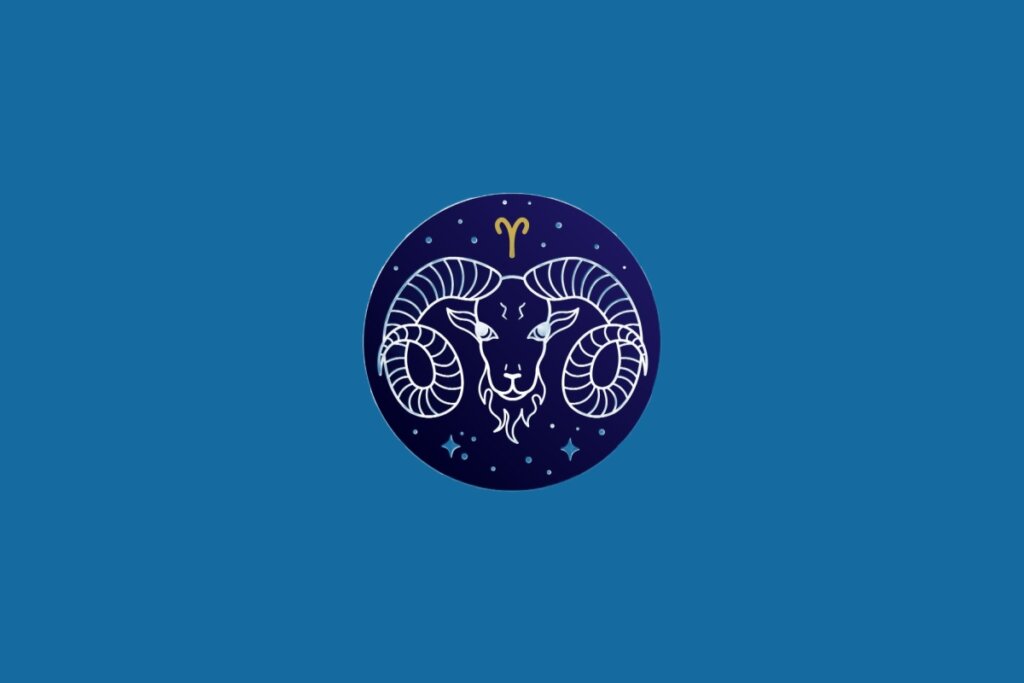 Ilustração do signo de Áries, em fundo azul, contendo um círculo com a cabeça de um carneiro de chifres enrolados em linhas brancas e o símbolo do signo em dourado