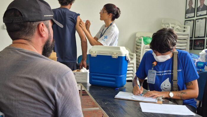 Suzano vacina pessoas em situação de vulnerabilidade social contra quatro doenças