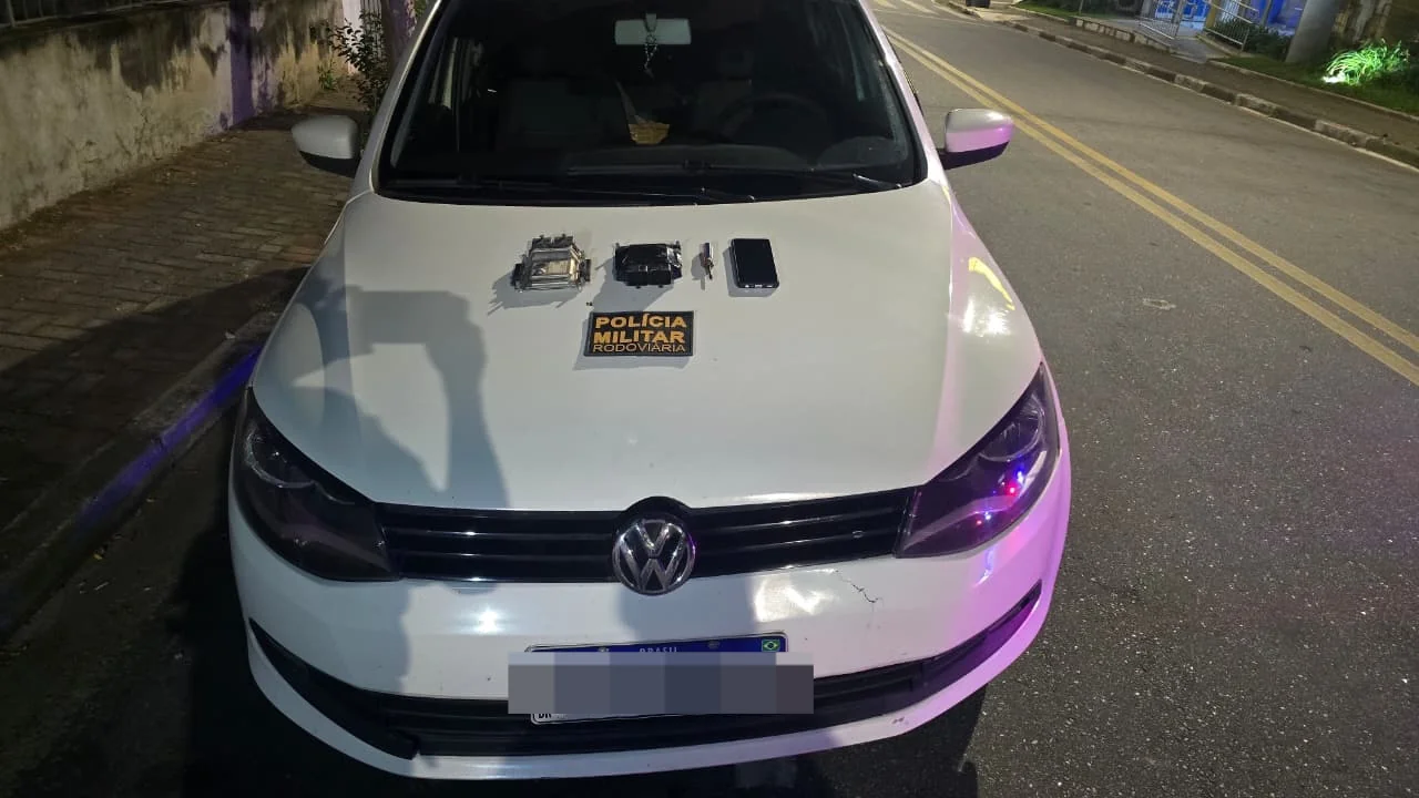 Polícia Rodoviária prende motorista com carro furtado na Ayrton Senna, em Guararema