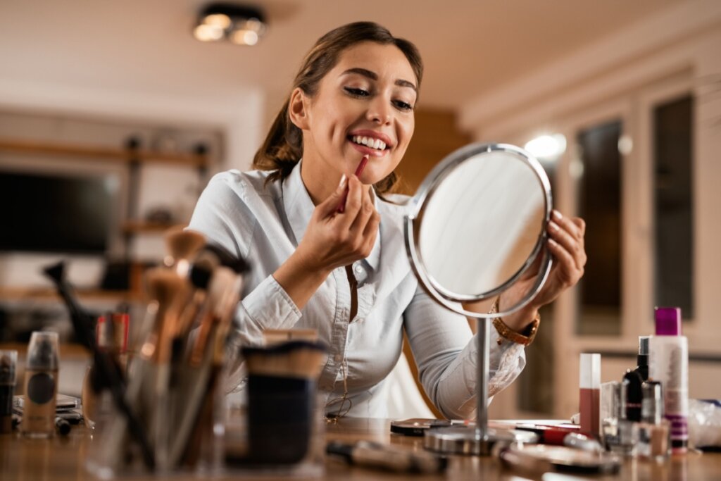 6 dicas para preparar os lábios para uma maquiagem impecável