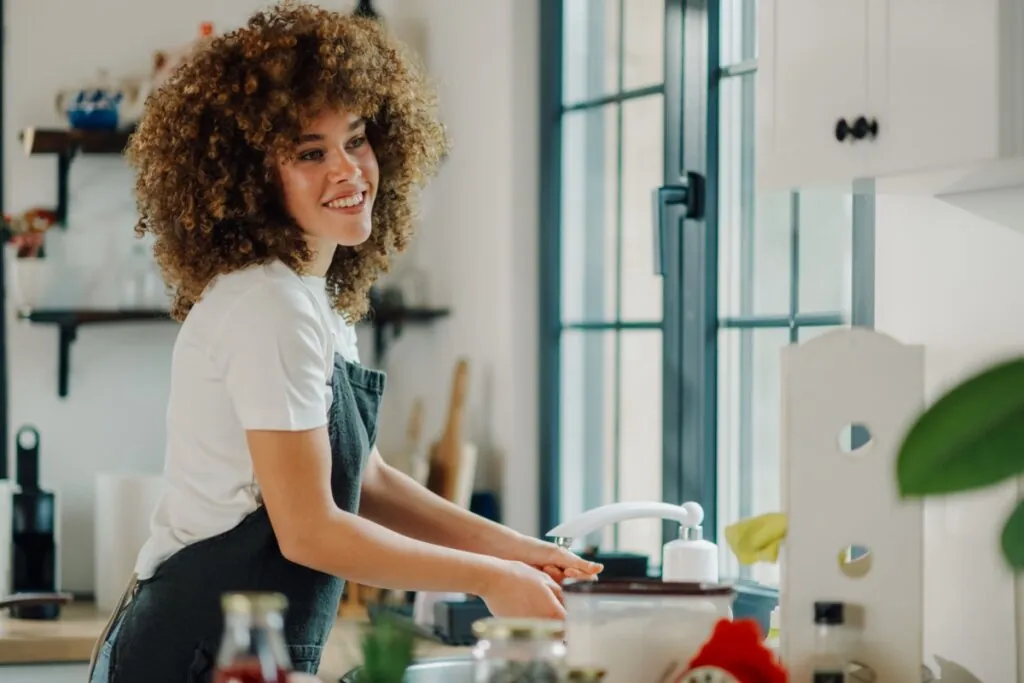 Frango malpassado: entenda os riscos à saúde e como evitar contaminações