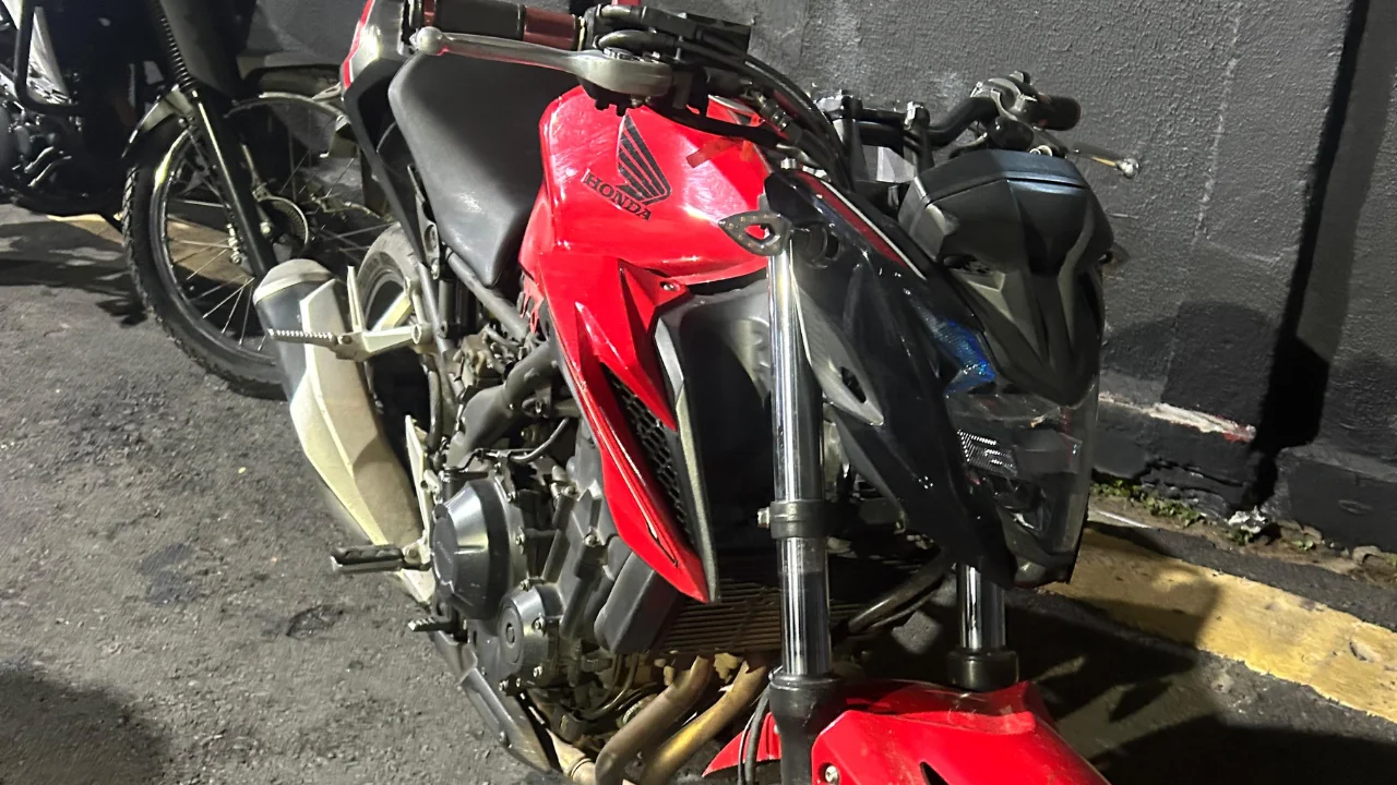 PM prende homem e recupera motocicleta roubada, em Itaquaquecetuba