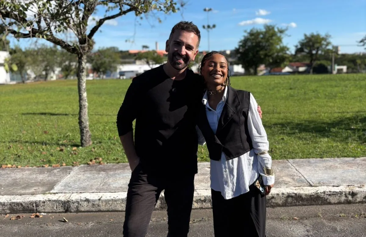 Ao vivo, Compartilha deste sábado traz bastidores do Divino e entrevista com dançarina da Shakira