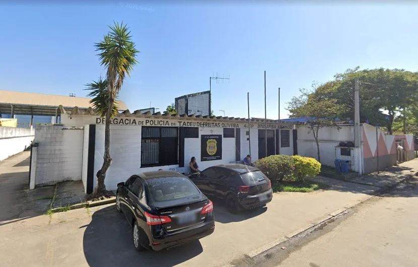 Mulher é encontrada morta dentro de casa em Mogi; polícia investiga o caso