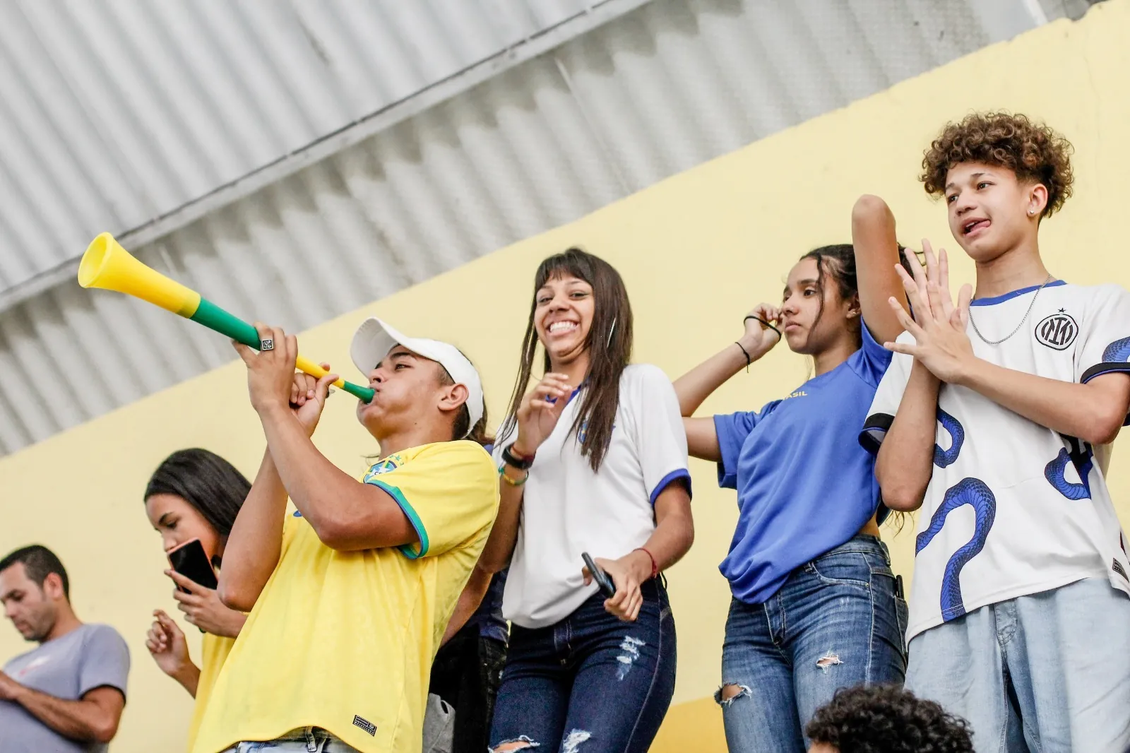 Ferraz, Poá e Santa Isabel preparam telões para jogos da Seleção Brasileira na Copa